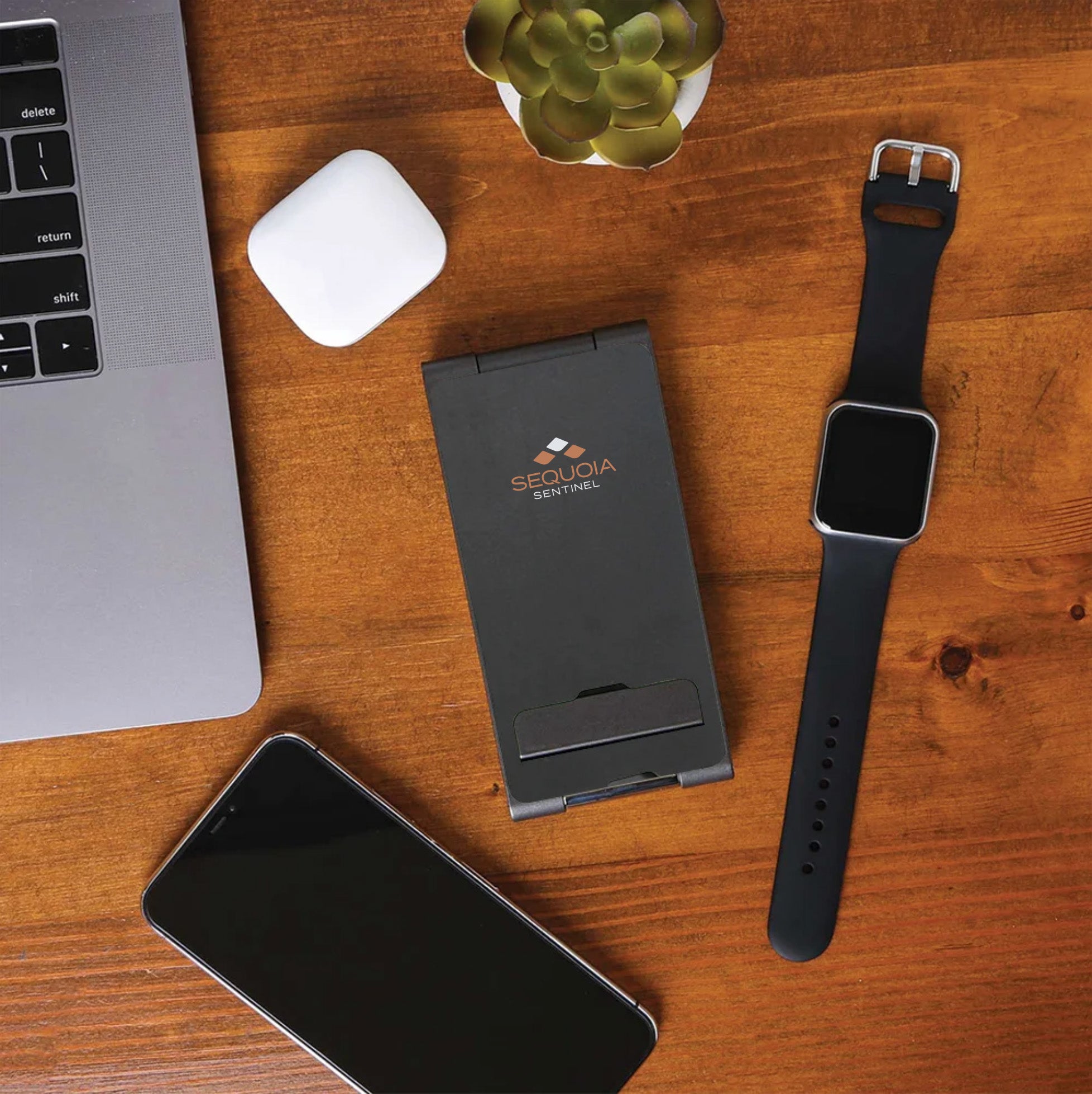 3-Fold Charging Station