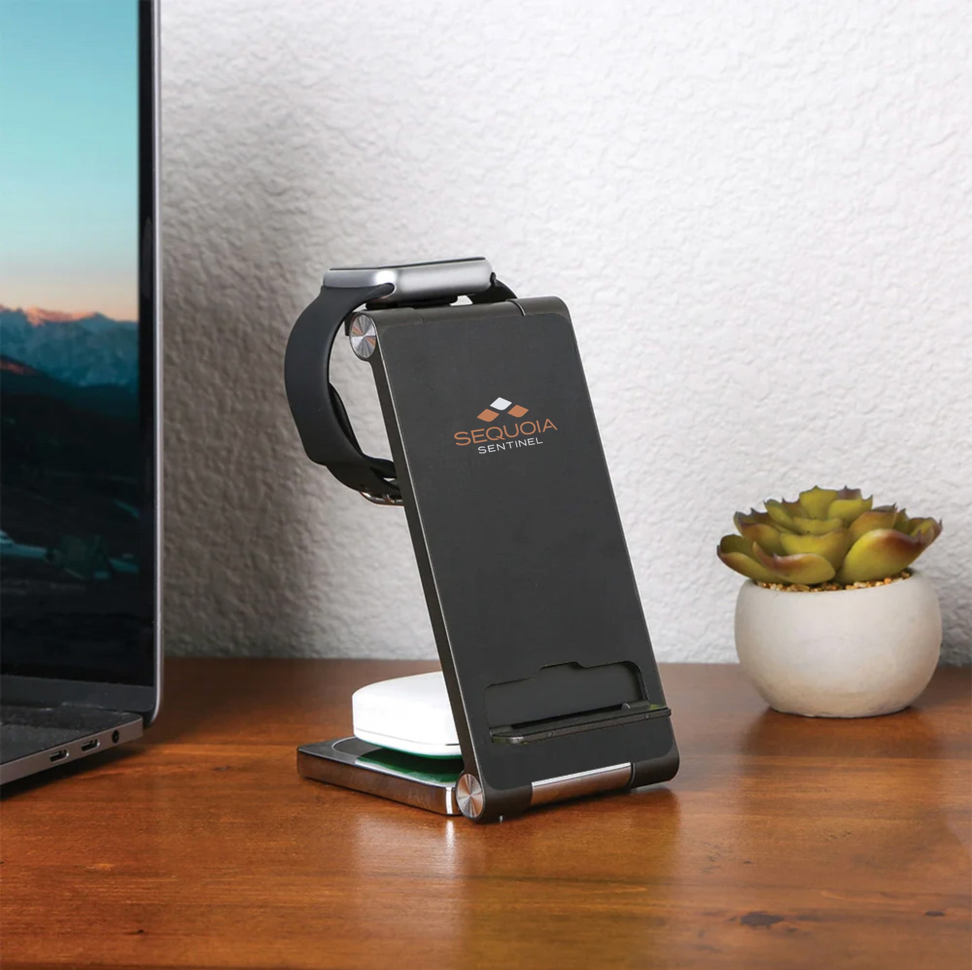 3-Fold Charging Station